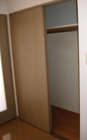 メゾン・ド・ケヤキ101号室 クローゼット