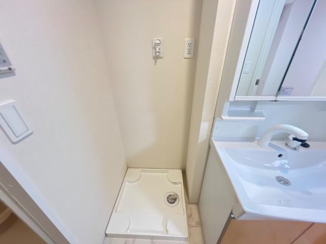 アンジュ  オー（Ａnge　eau）102号室 洗濯機置場