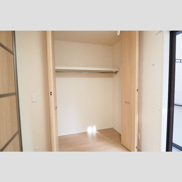 グラディーヴォレ106号室 クローゼット