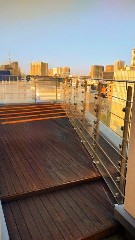 ファミール銀座イースト14階 屋上の展望台は貸し切り申請出来て花火など家族で楽しめます。