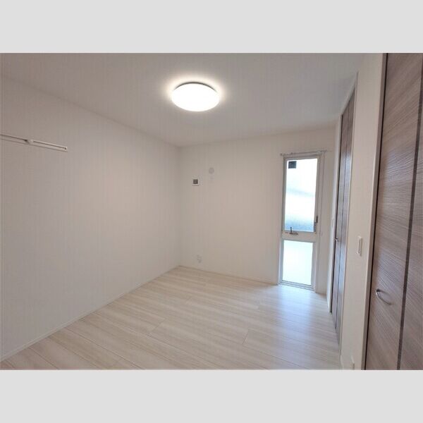 ブラビッシモ101号室 洋室5.3帖