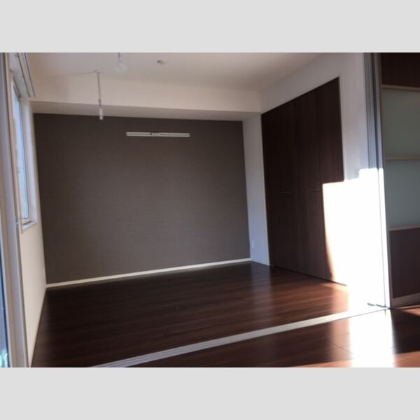 ポワール102号室 洋室