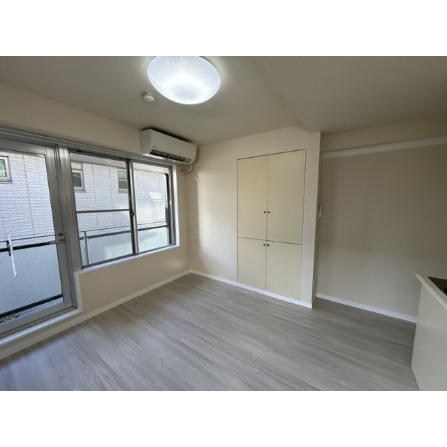 メゾン・ドゥ・ソレイユ リビング