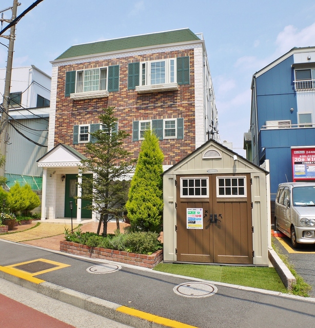 ル・エスト・フォンテーヌ0101号室 オーナー様のこだわりの可愛らしい外観です。