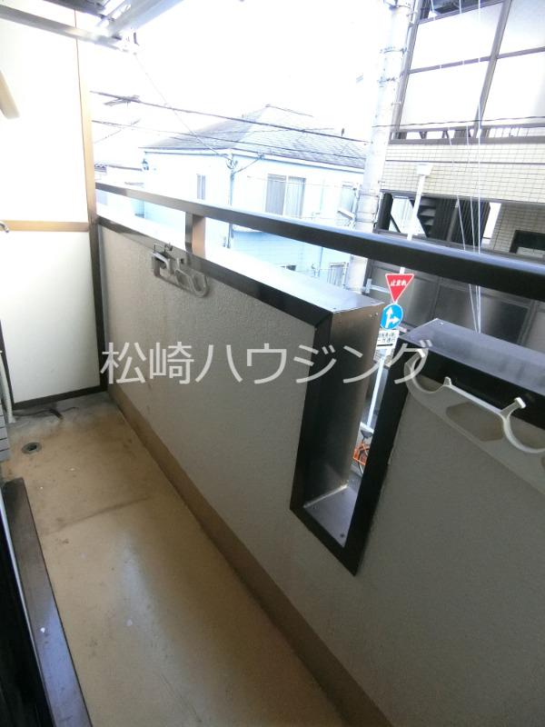 エミネントハウス2階 バルコニー