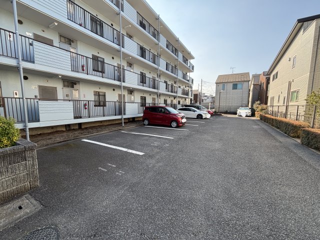 シルクガーデン0105号室 駐車場