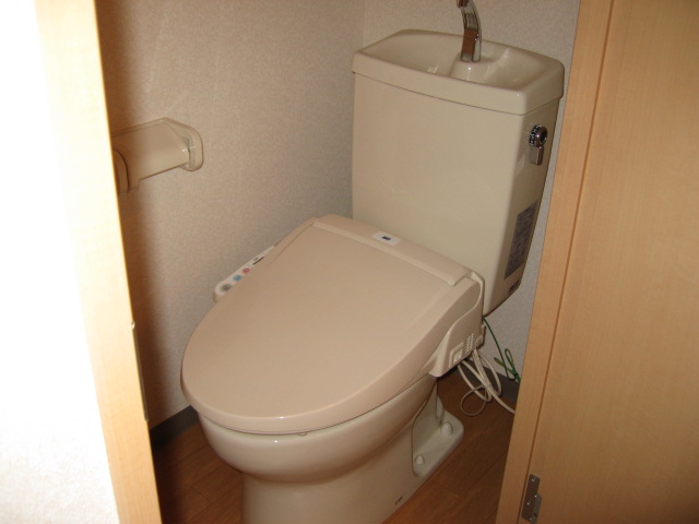 ハイツコスモス106号室 シャワー付トイレ