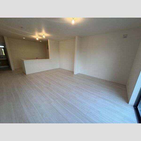 マイホームネクスト南中丸Ⅱ リビング