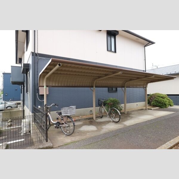 クレスト 駐輪場