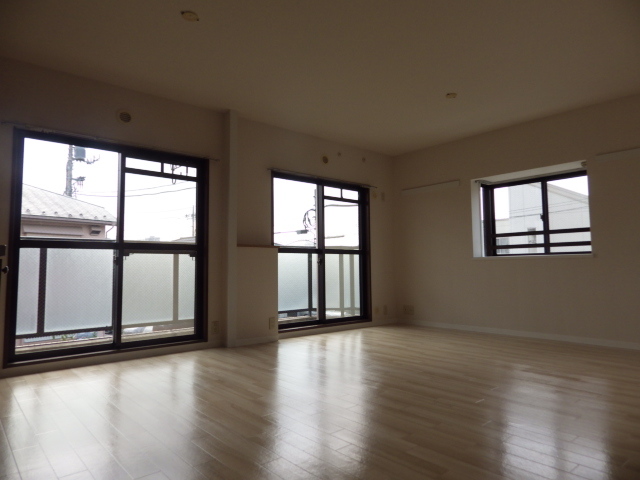 リヴェール高幡２　Ａ棟A205号室 リビング