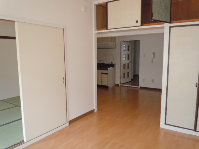 カサベルデ立野 居室2