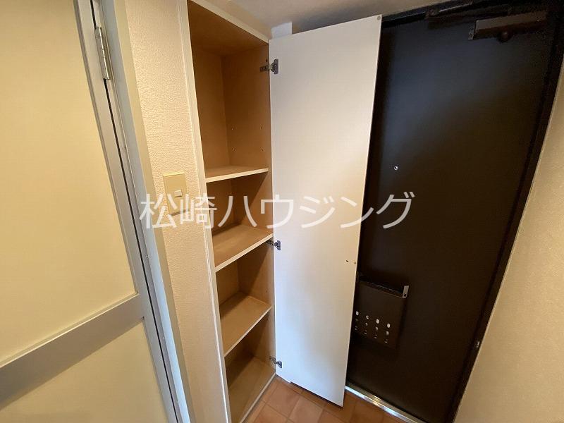 ハラスパジオ中野 玄関