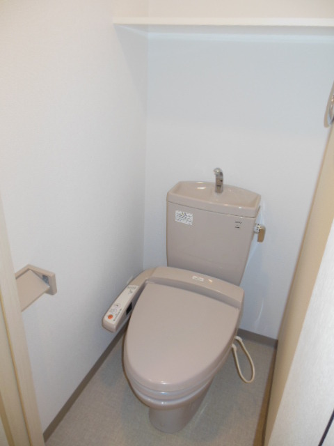 グランド・ガーラ横濱山下町4階 シャワー付きトイレ