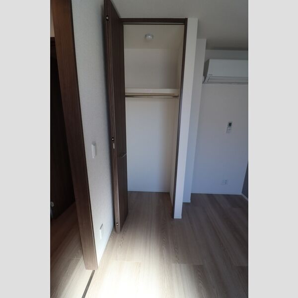 セレスティア白鳥203号室 クローゼット(洋室4.1帖)