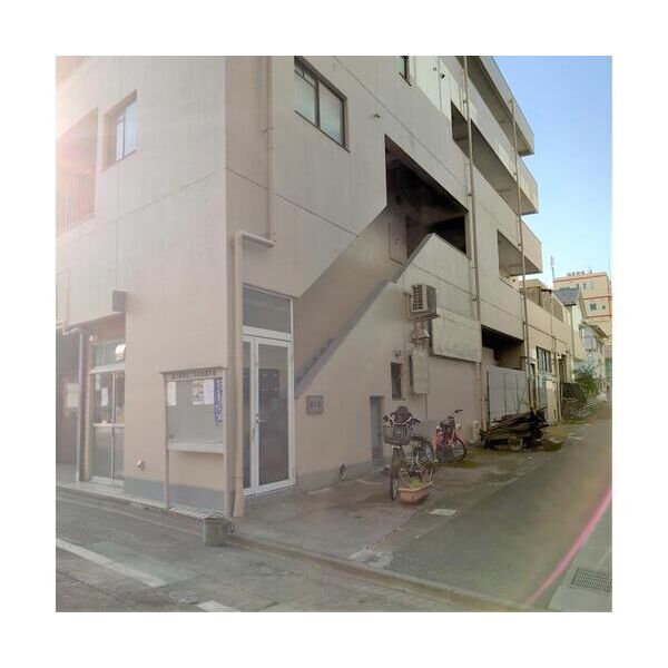 寿ビル エントランス