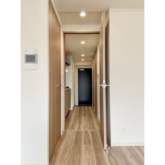 プレサンスブルーム浅草North0705号室 居室-キッチン-玄関