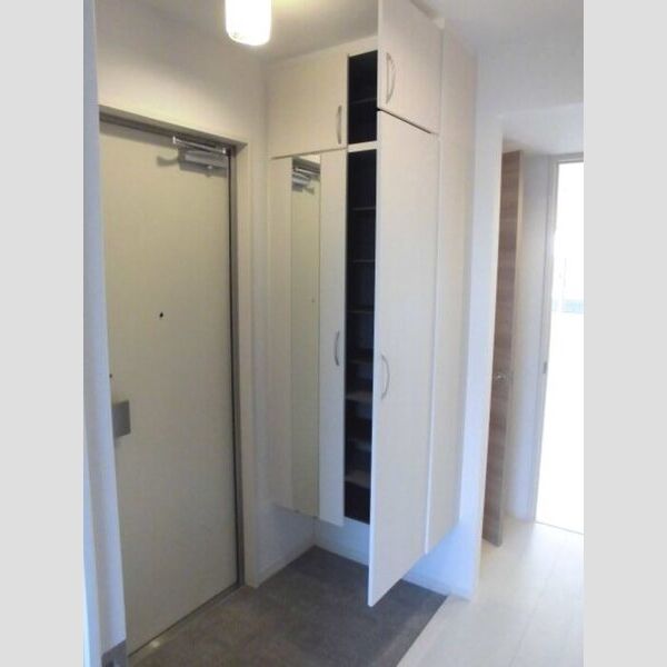 グランドパレス305号室 シューズボックス