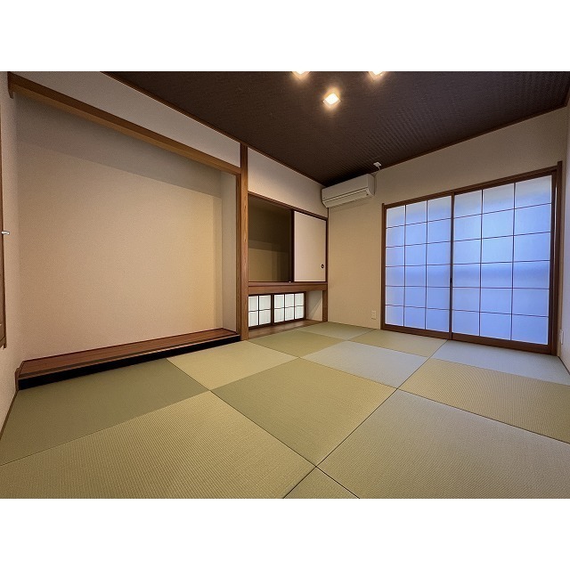 柿の木坂１丁目戸建A号室 和室はおしゃれな琉球畳