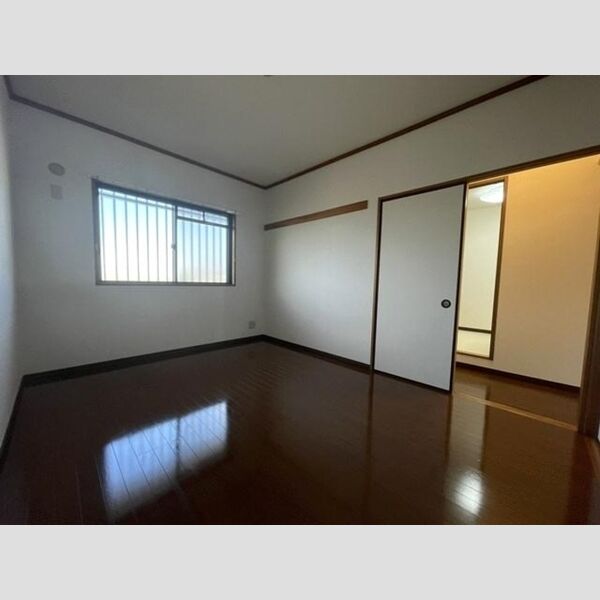 メゾン・フラワーヒル202号室 洋室　6帖