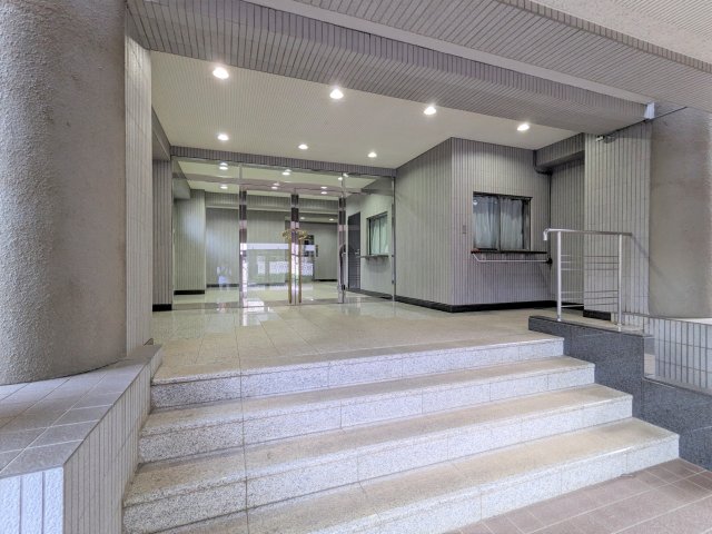 メゾンドプランタン211号室 エントランス