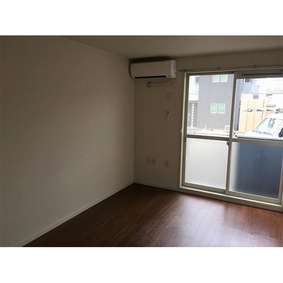 クレッセントハウス 洋室