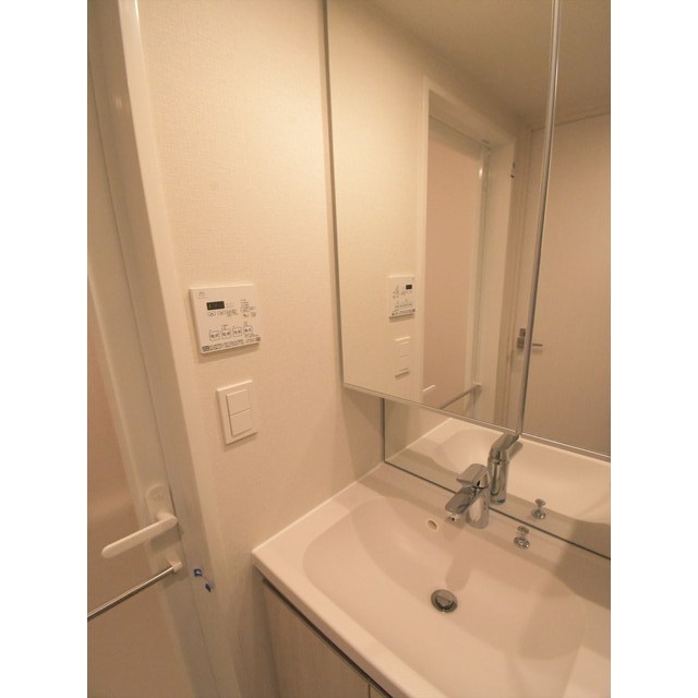 ラクレイス横濱関内0511号室 内観