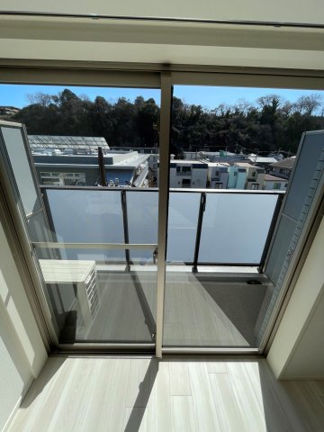 ガーラ・ステーション川崎久地5階 バルコニーがあります