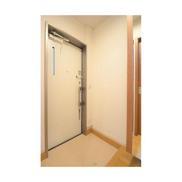 フォレストメゾン雪が谷 玄関