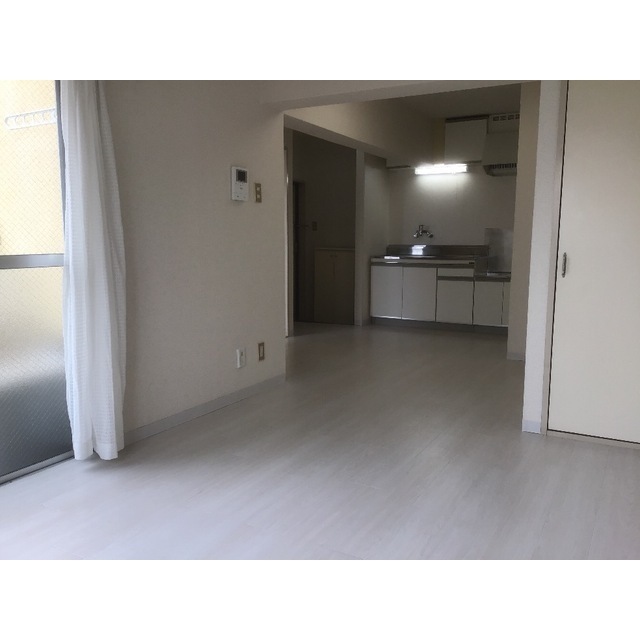 アゼリアコート柿生303号室 リビング