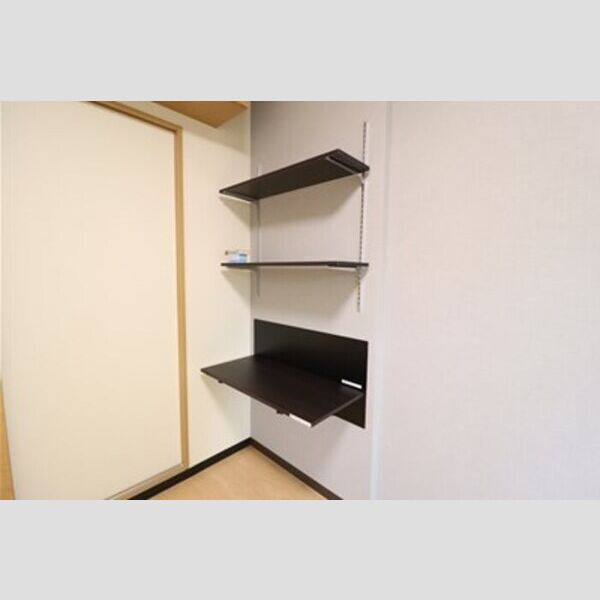 パティオ坂巻213号室 ワークデスク