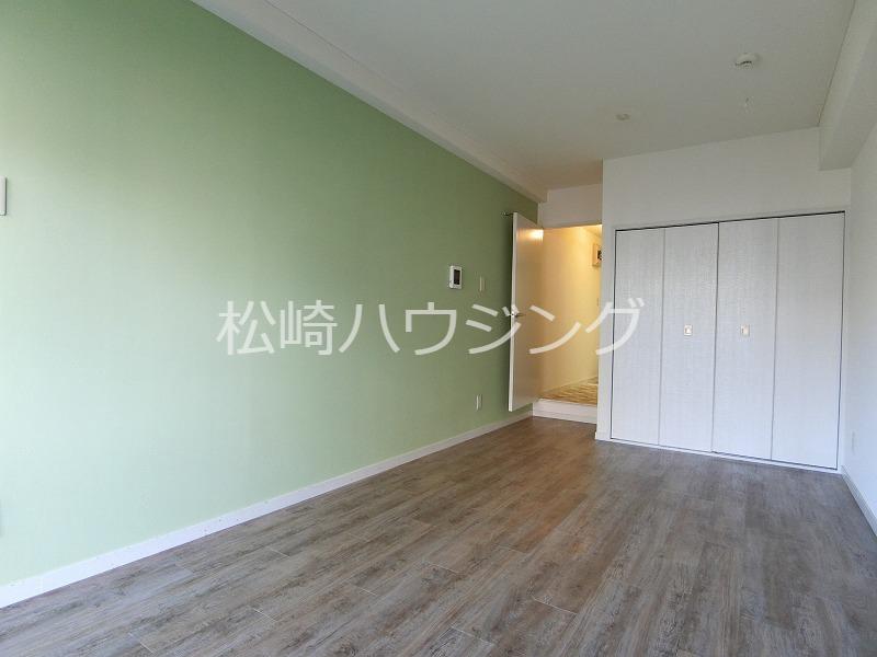 シャイニング小島 内観