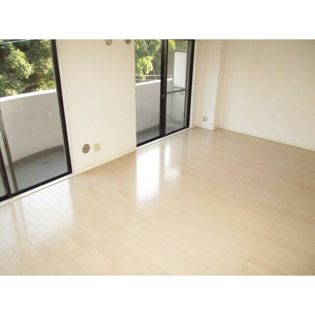 シャンテメゾン井上NO.63階 リビング