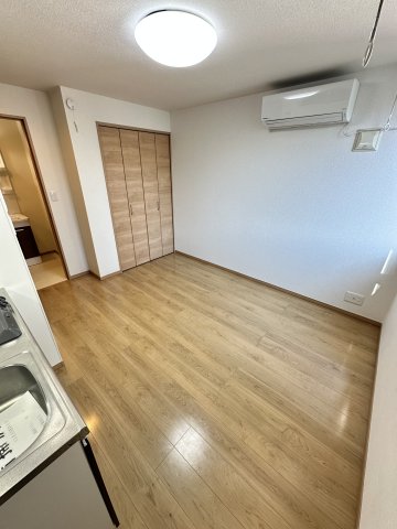 グランジュテ黄金町302号室 寝室