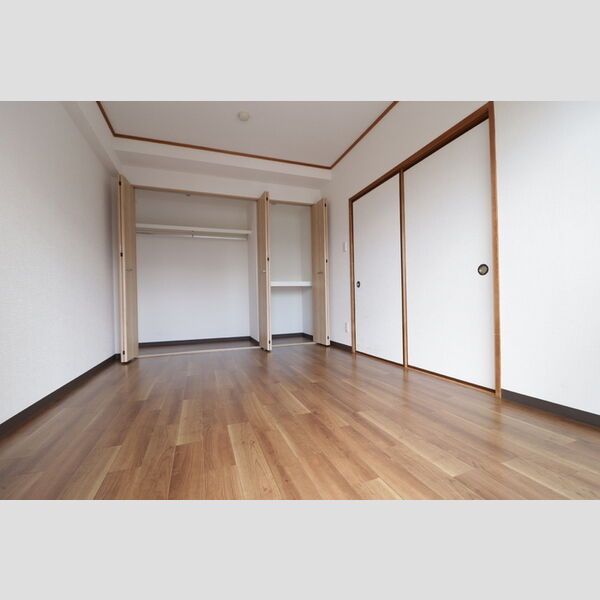 オーシャンビュー弐番館105号室 同建物別部屋の参考画像