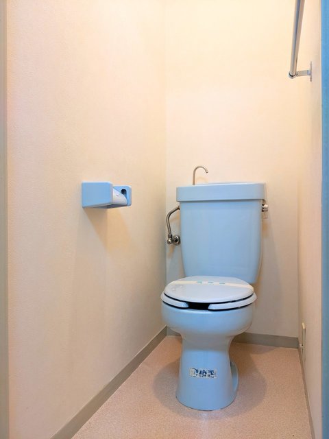 エスポワール湘南0301号室 トイレ