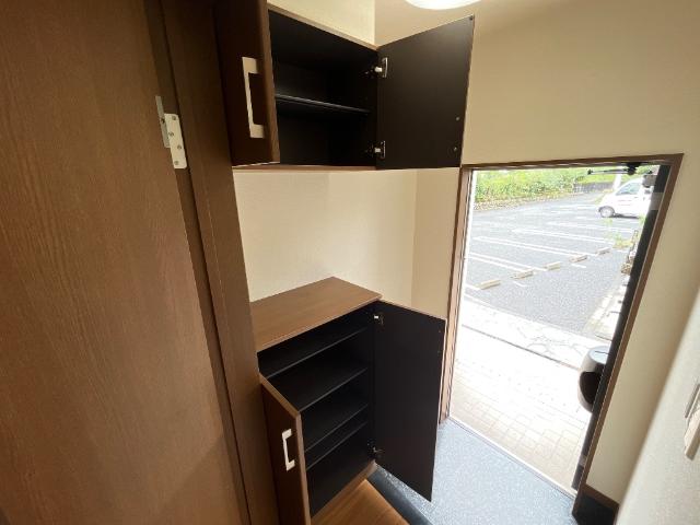 モデルナ 下駄箱