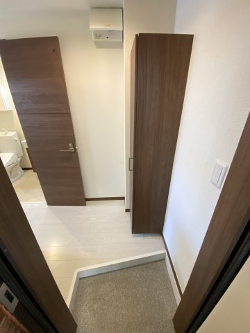 プレミアムベイルーム井土ヶ谷中町305号室 玄関
