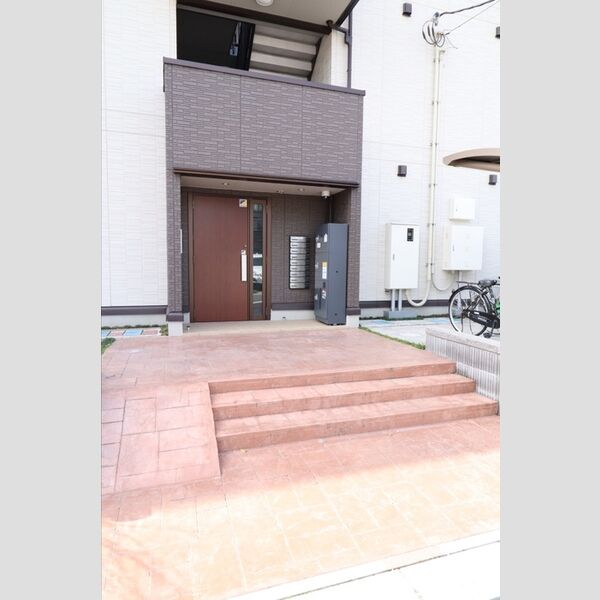 ラ・サカン101号室 エントランス