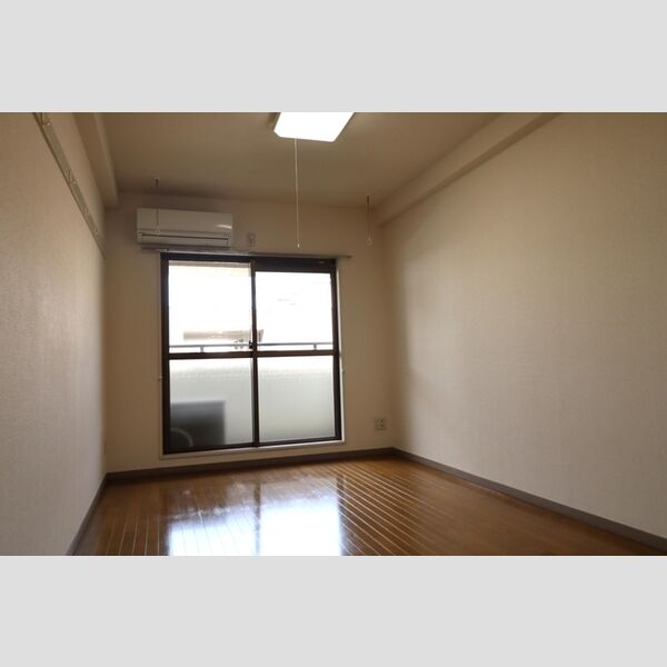 ジュネス西生田302号室 洋室