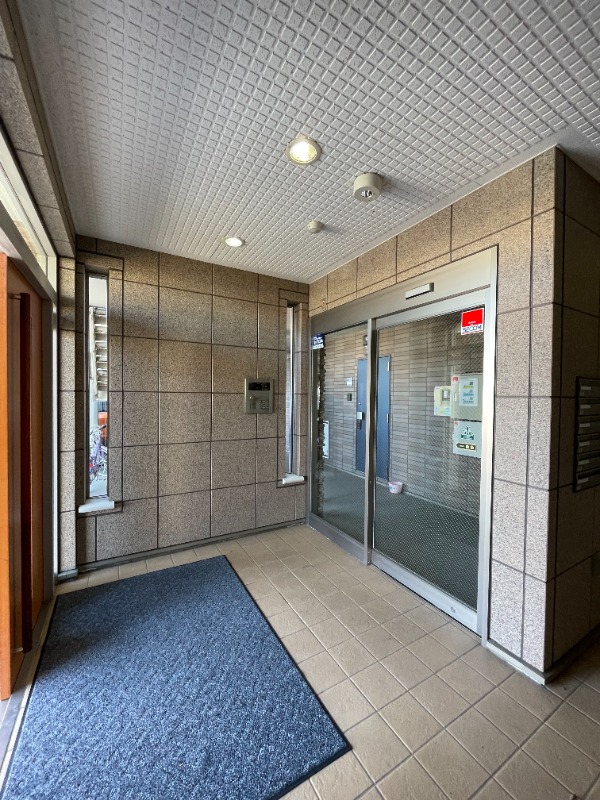 ルミエール鷺沼2階 エントランス