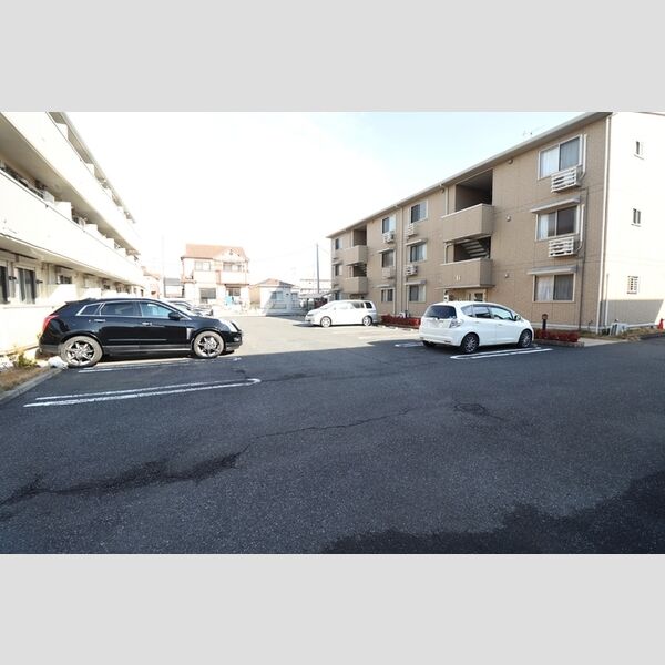 ソレイユ　C 駐車場