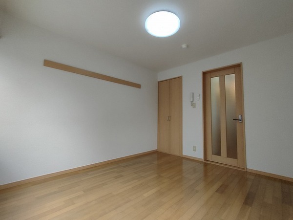 エスポワール弐番館1階 同建物別部屋の参考画像