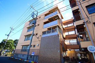 ベアーマンションＡ棟 外観