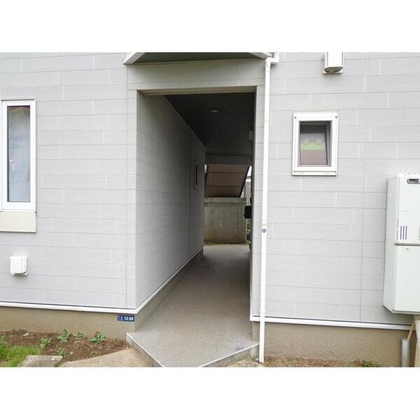 Grove　GardenA棟201号室 エントランス