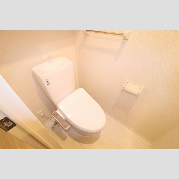 ル・グランⅢ103号室 トイレ　温水洗浄暖房便座