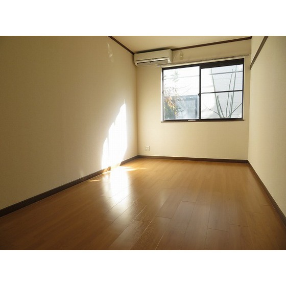 ヴェルディ下馬0107号室 居室