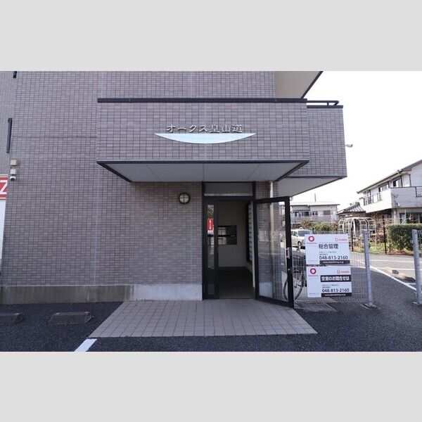 オークス皇山道305号室 エントランス