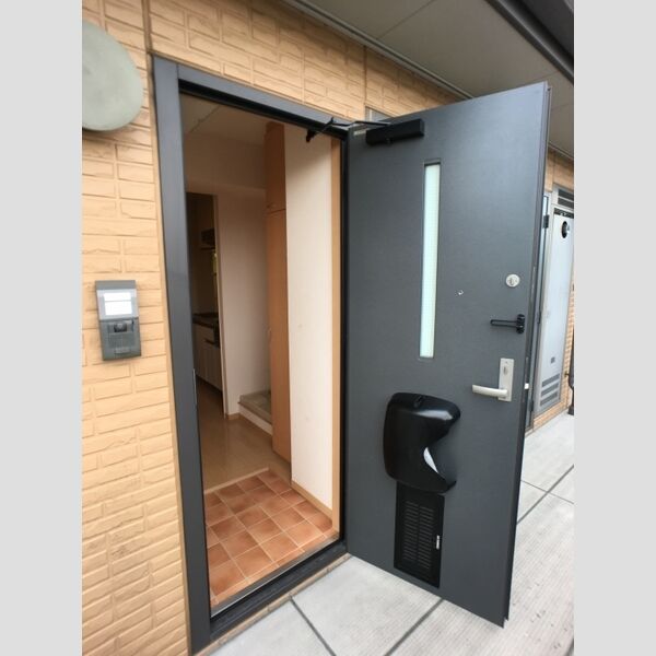 パピヨン八王子みなみ野303号室 玄関