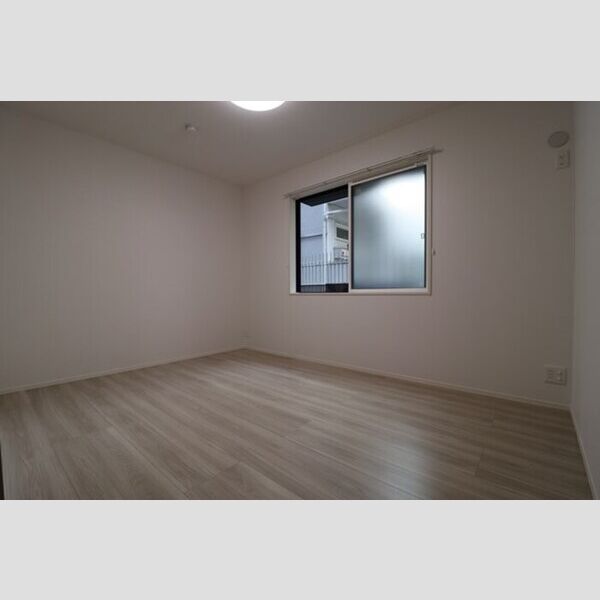 RoYal103号室 洋室6帖