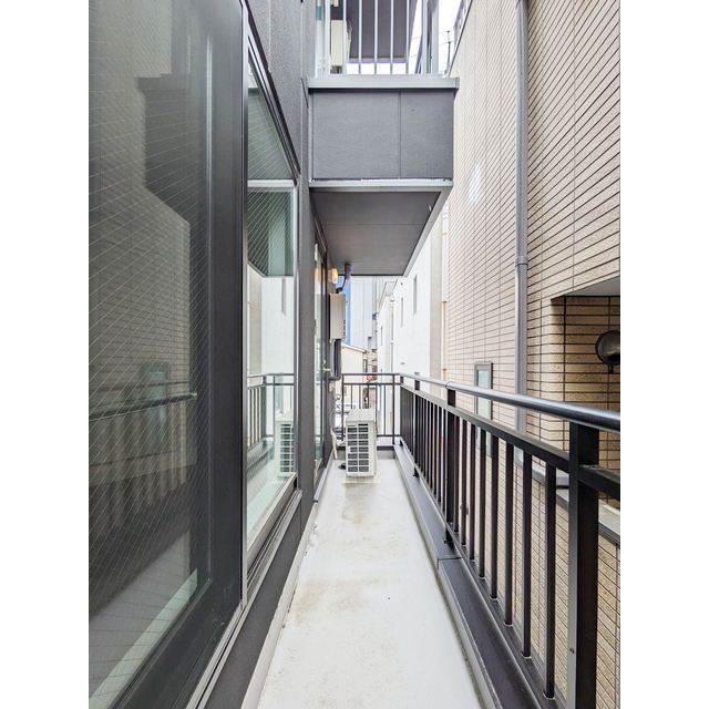 ヴィクトリアン・パレス横浜0202号室 内観